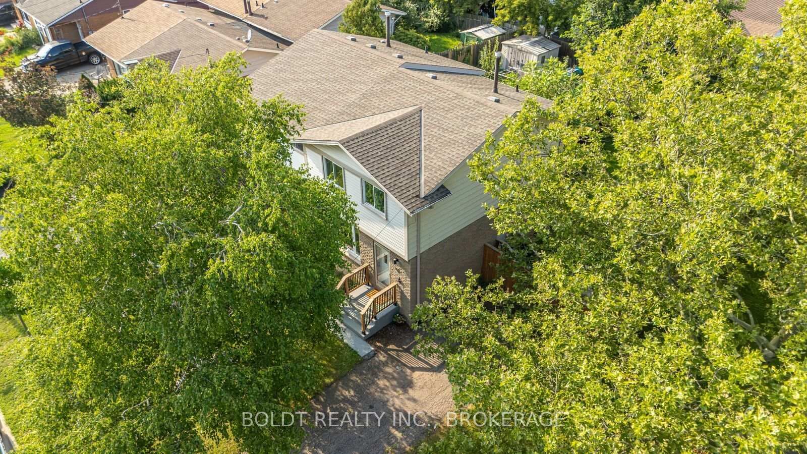 Property Photo: 47 Brackencrest Road ON L2P 3K7