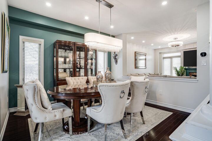 Property Photo: 575 Stonehenge Drive ON L9K 1T4