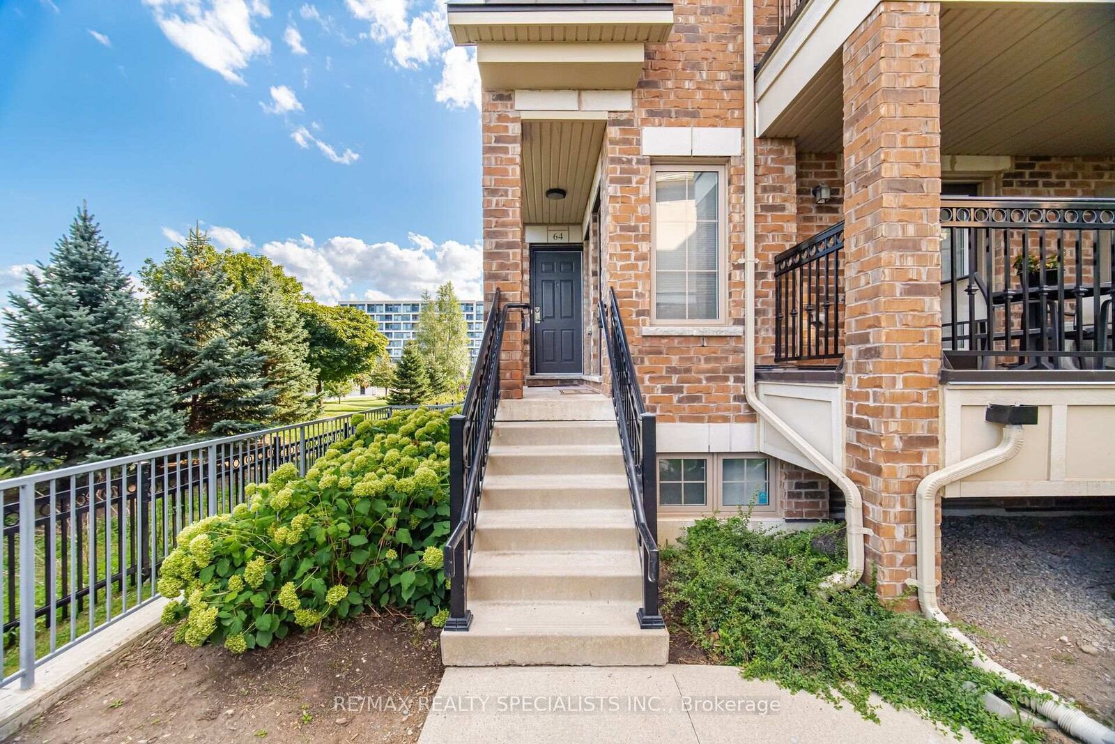 Property Photo:  2441 Greenwich Drive 66  ON L6M 0S4 