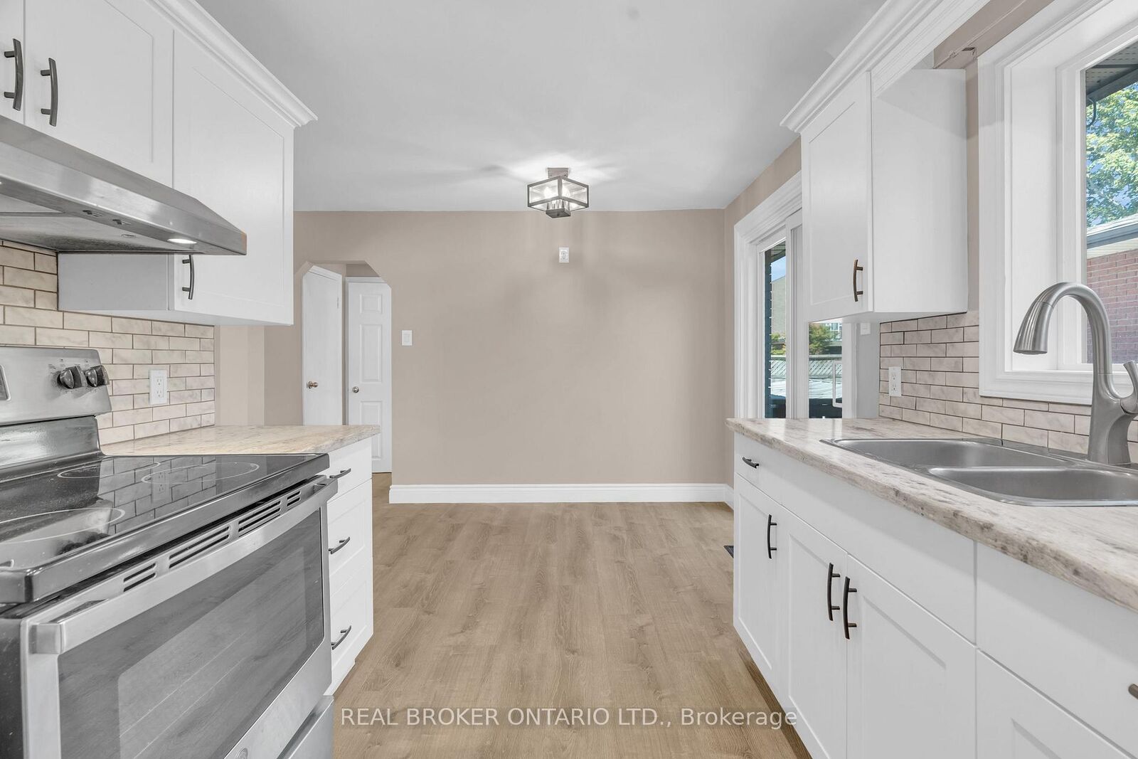 Property Photo:  301 Franklin Street N A  ON N2A 1Y9 