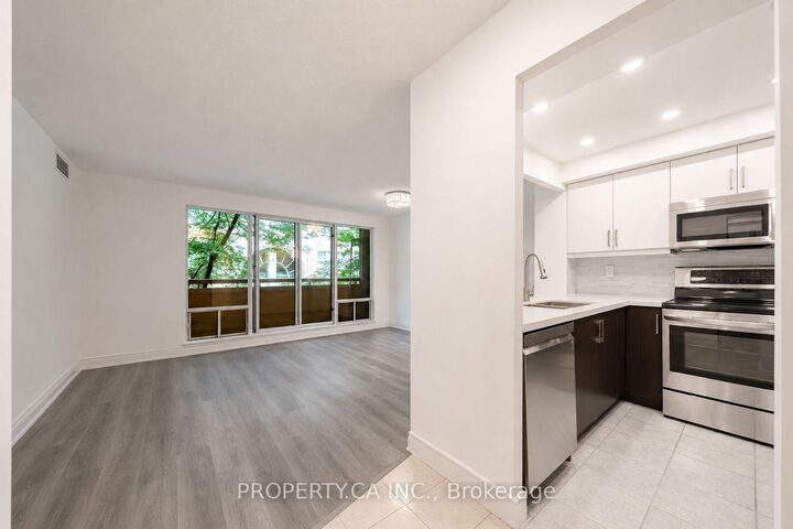 Property Photo:  99 Hayden Street N  ON M4Y 3B4 