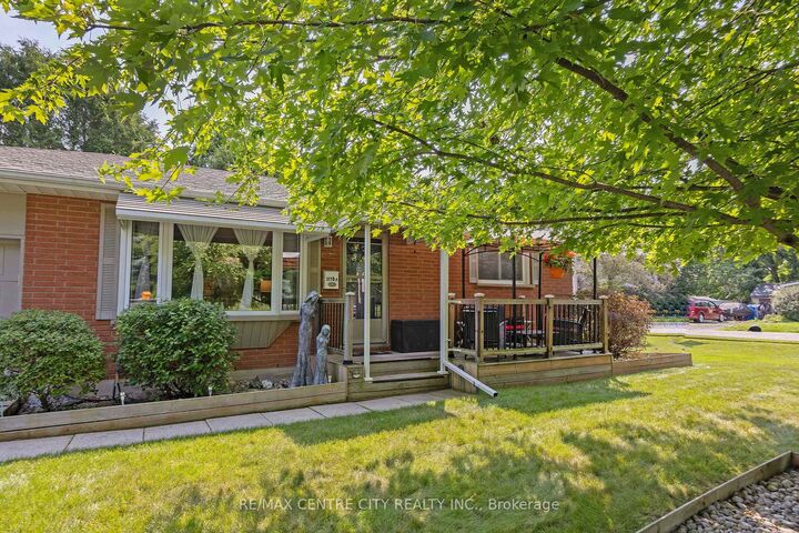 Property Photo: 117 1/2 Flora Street ON N5P 2Y1