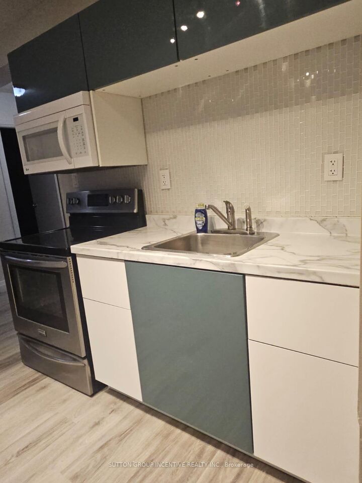 Property Photo: 2091 25th Side Road Unit 2 ON L9S 1Z4