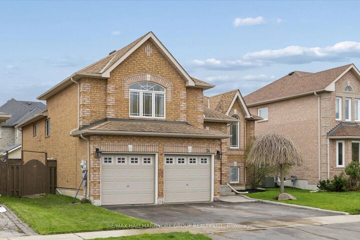 Property Photo: 74 Wrendale Crescent ON L4P 4C7