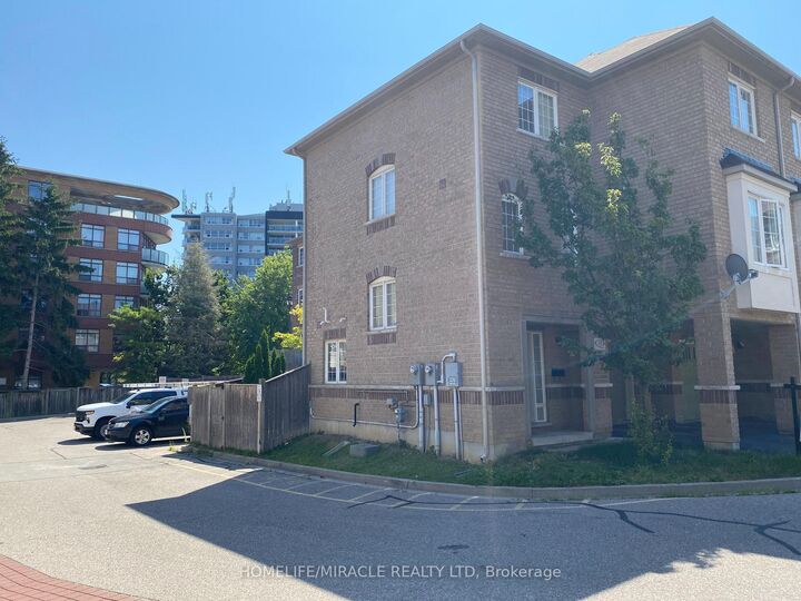 Property Photo:  13 Vasto Lane  ON M1M 0C6 