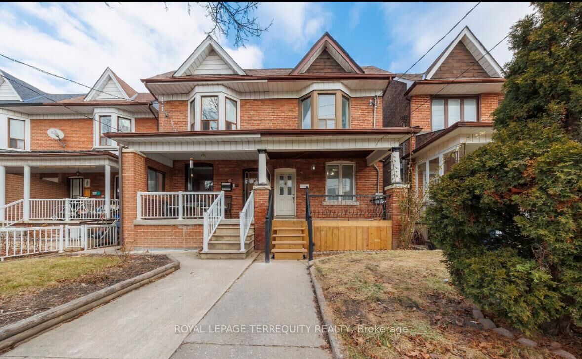 Property Photo:  185 Laughton Avenue Upper  ON M6N 2X6 