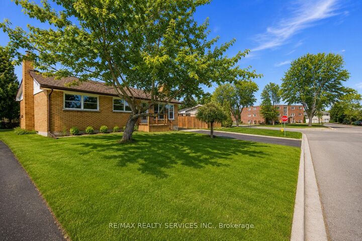 Property Photo: 185 Burlington Street ON N5Z 3V9