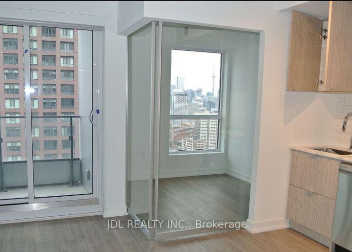 Photo de la propriété: 395 Bloor Street E 5101 ON M4W 0B4