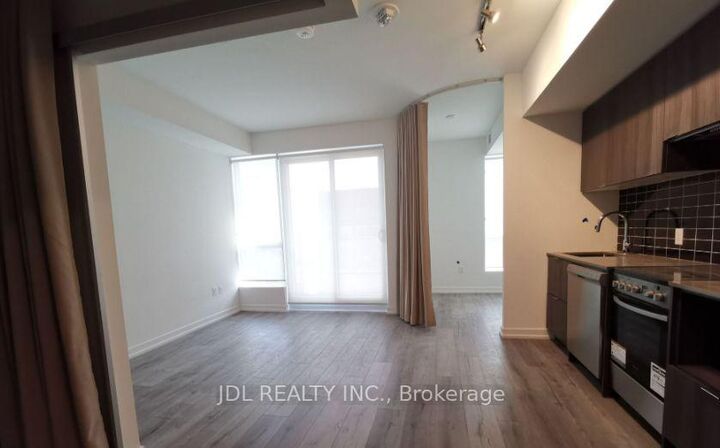 Photo de la propriété: 395 Bloor Street E 5101 ON M4W 0B4