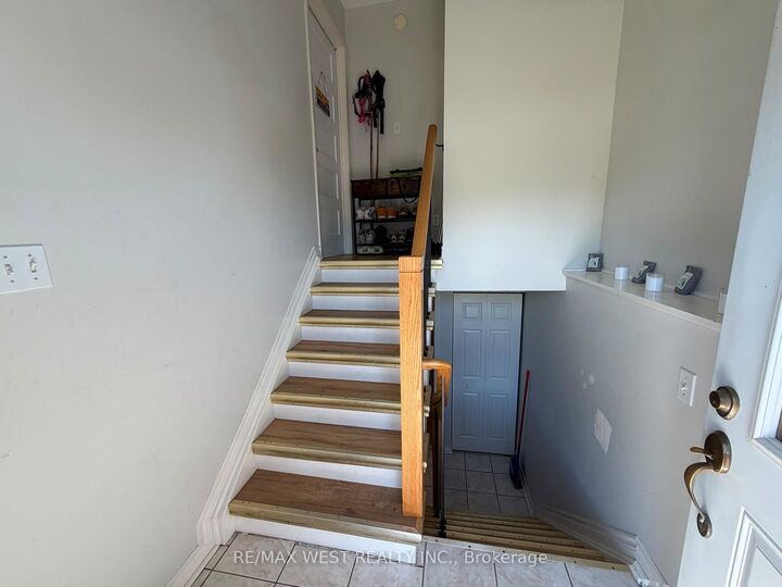 Property Photo: 1191 Simcoe Street S Lower ON L1H 4M1