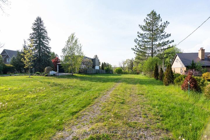 Property Photo:  138 Riverbank Drive  ON N3H 4R6 