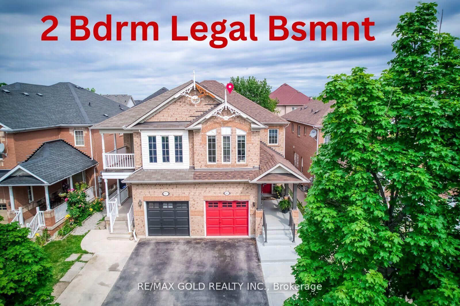 Property Photo: 911 Golden Farmer Way ON L5W 1A8