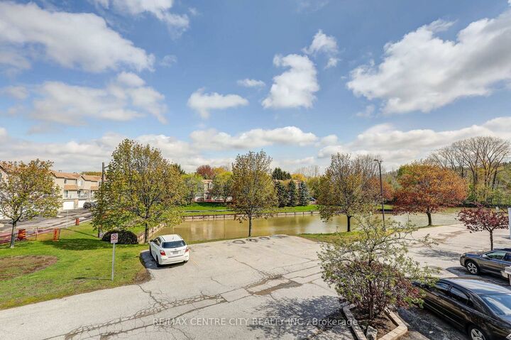 Photo de la propriété:  301 Carlow Road 31  ON N5L 1B7 