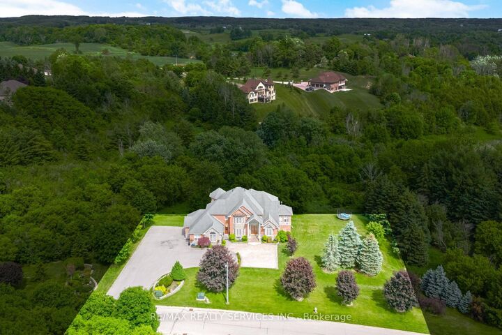 Property Photo:  3 Valley Hill Drive  ON L7E 0B8 