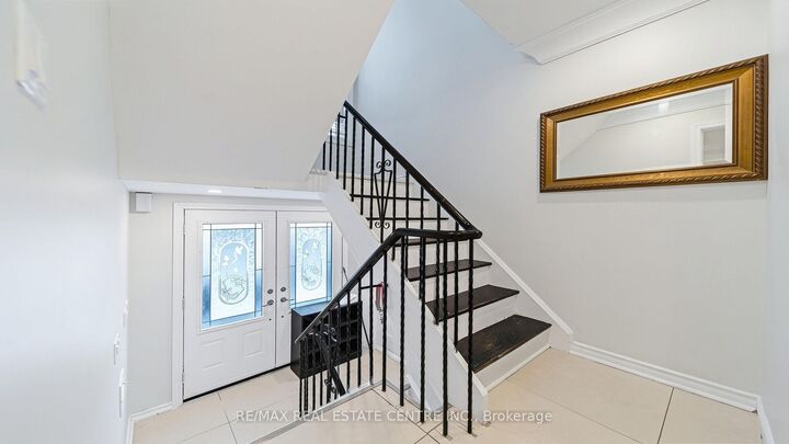 Property Photo:  22 Neames Crescent  ON M3L 1K9 