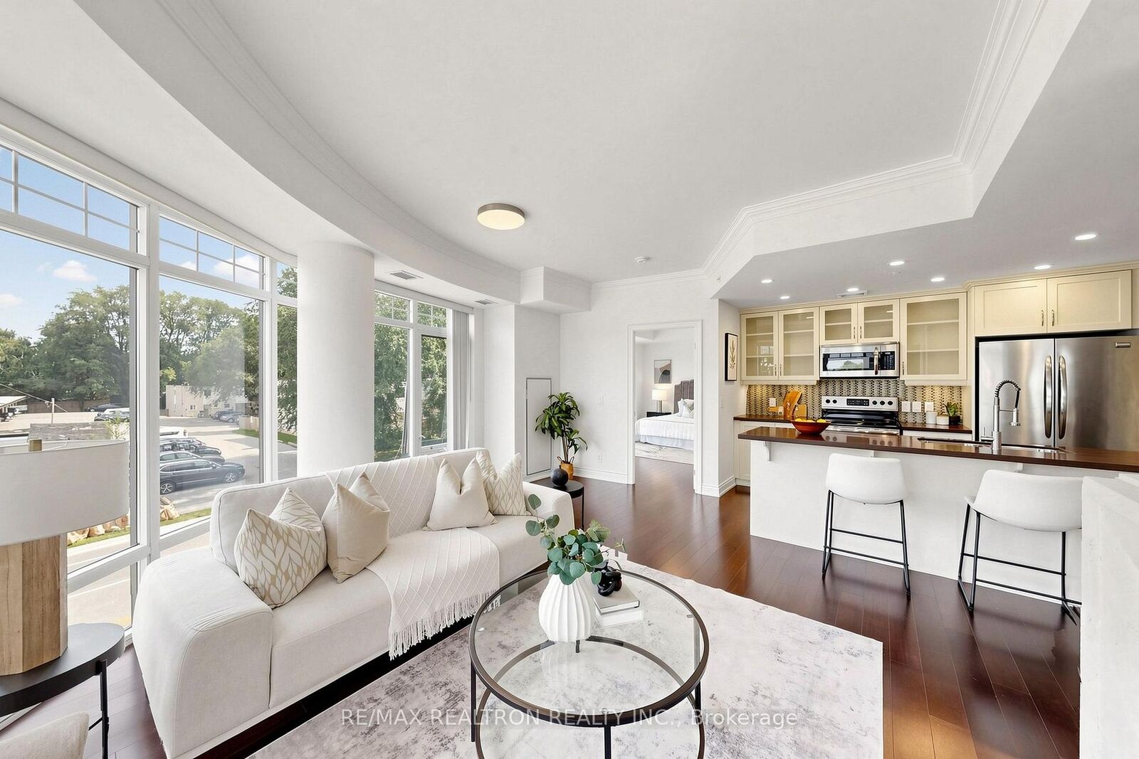 Property Photo: 205 Lakeshore Road W 201 ON L6K 0H8
