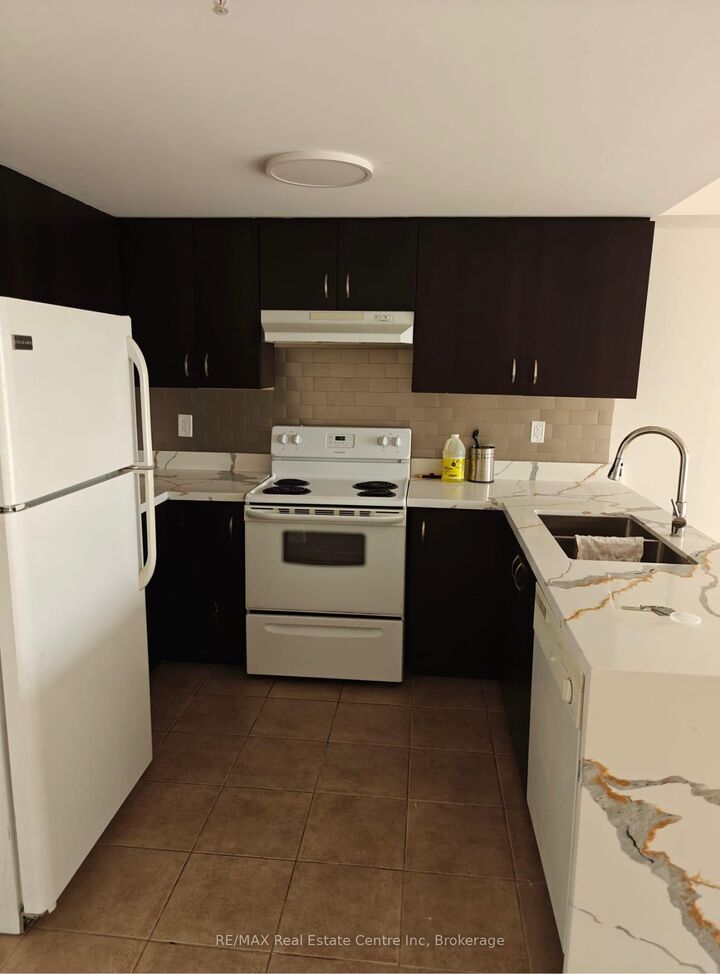 Property Photo:  60 Lynnmore Street 208  ON N1L 0J8 