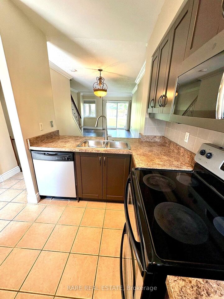 Property Photo:  735 New Westminster Drive 77  ON L4J 7Y9 