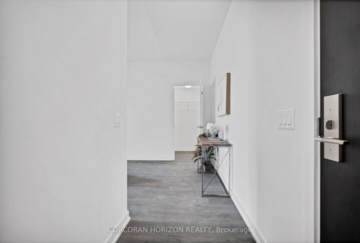 Photo de la propriété:  55 Duke Street W 1605  ON N2G 1A6 