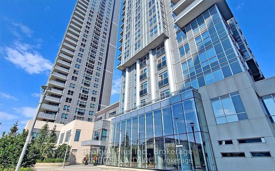Property Photo: 275 Village Green Square 721 ON M1S 0L8