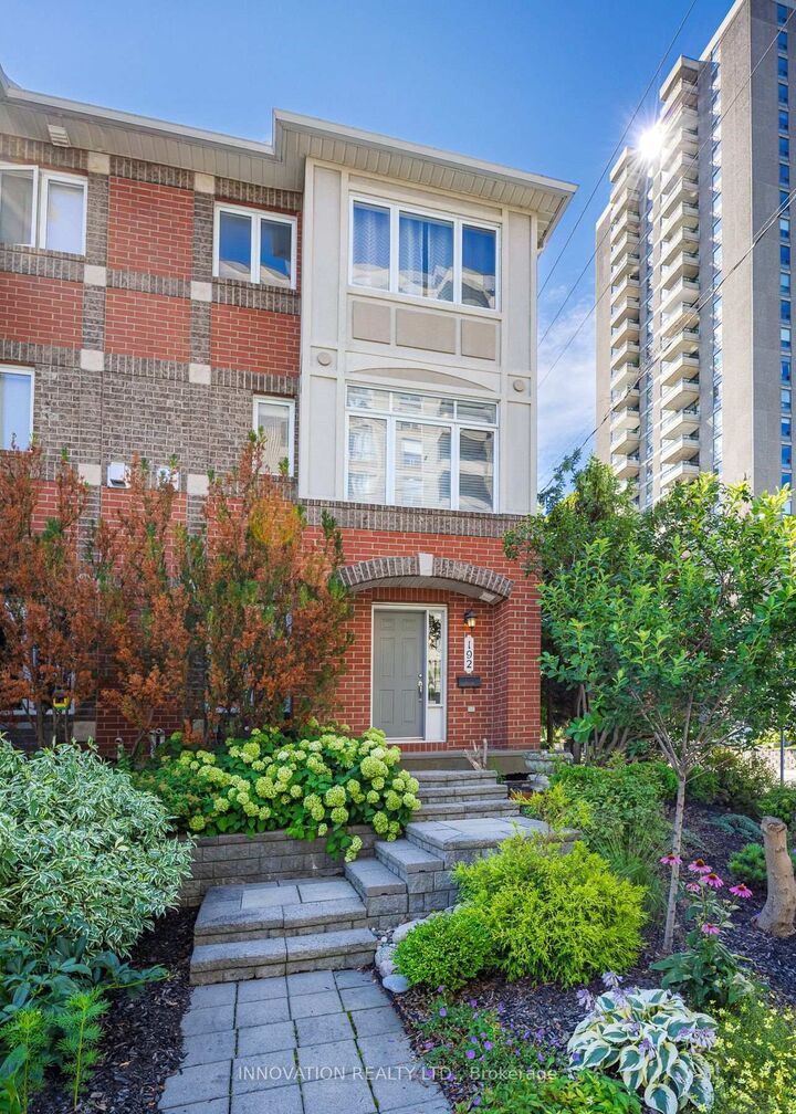 Property Photo: 192 Clearview Avenue ON K1Z 1B8
