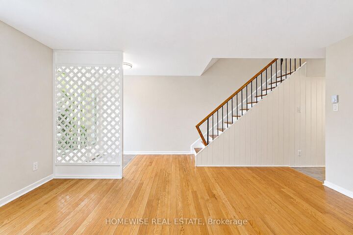 Property Photo:  1400 Winding Trail 48  ON L4X 1W9 