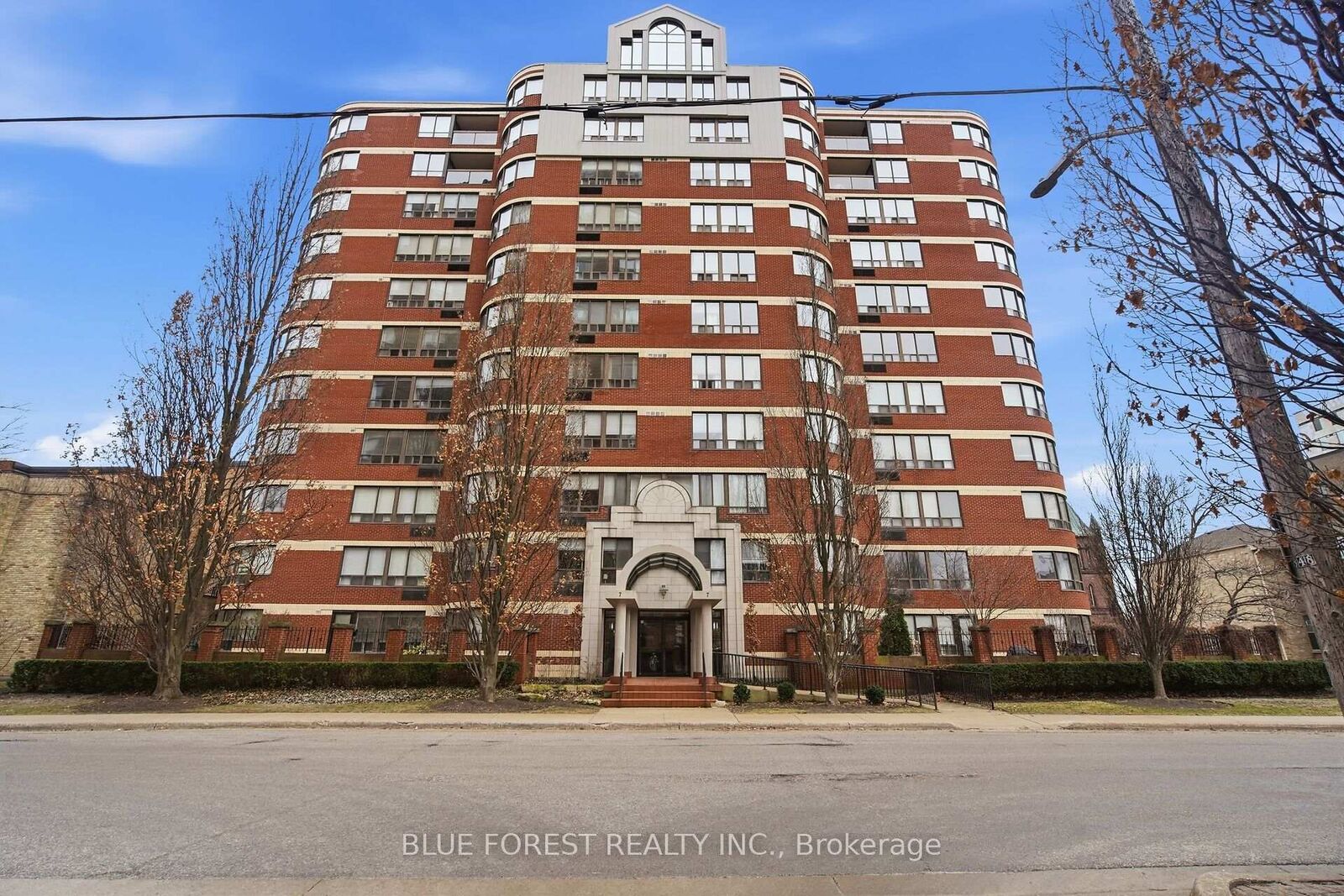 Property Photo: 7 Picton Street 501 ON N6A 3P8