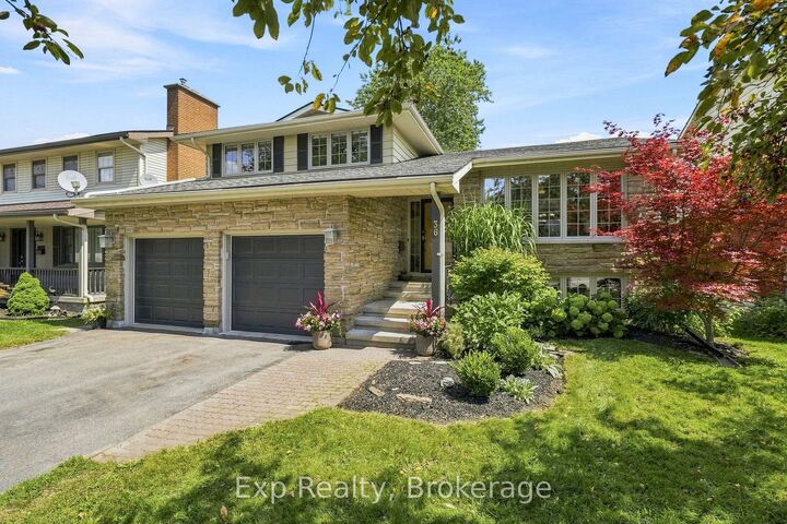 Property Photo: 36 Kensington Crescent ON K8P 4T3