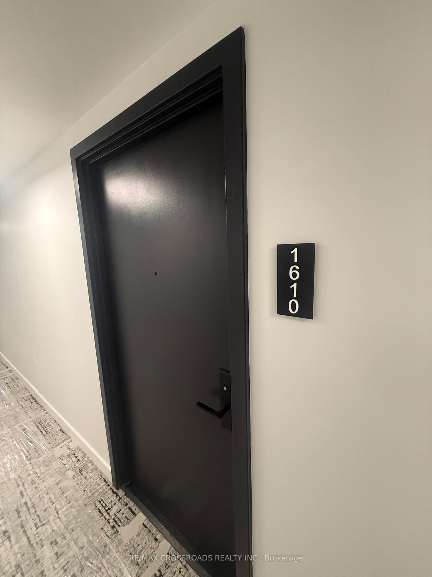 Property Photo: 3009 Novar Road 1610 ON L5B 0P9