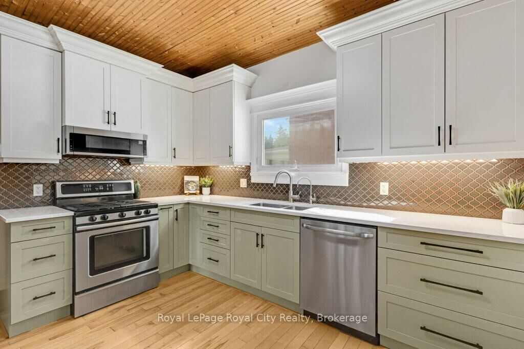 Photo de la propriété:  9 Wilbur Street N  ON L7J 2C3 