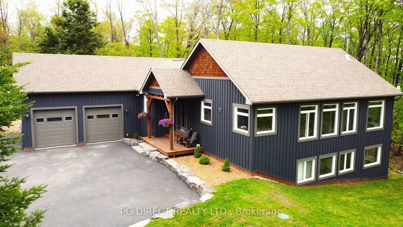 Property Photo: 2 Hawk Ridge Court E ON P1H 0A7