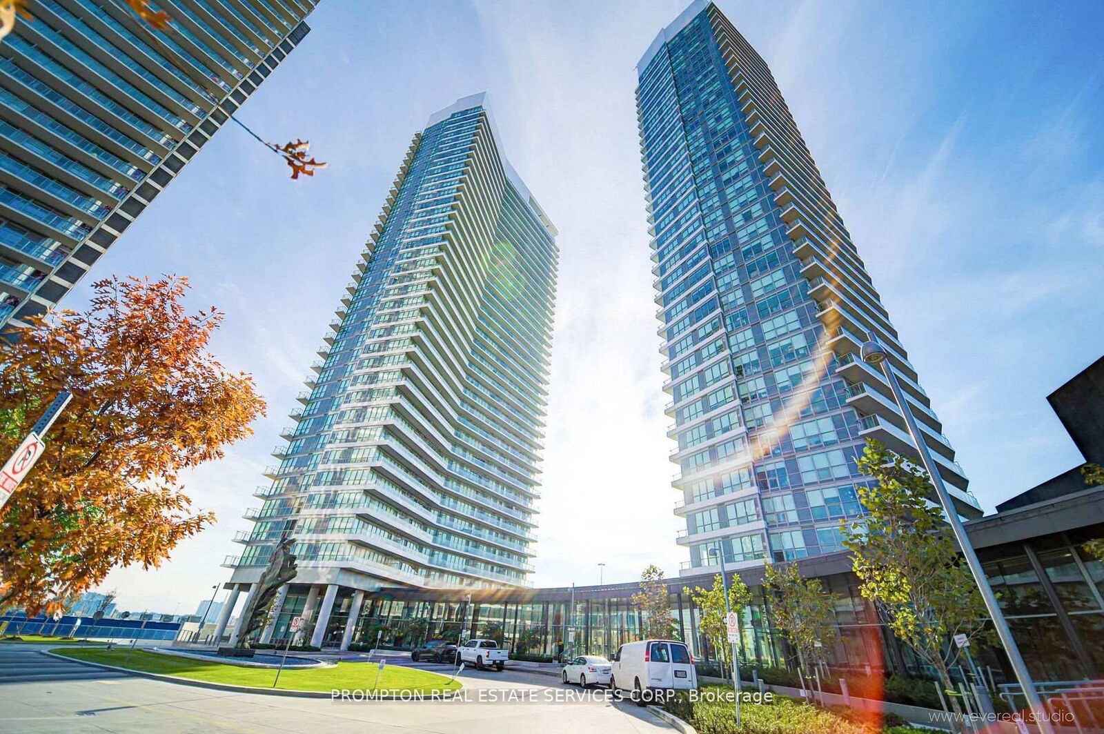 Property Photo:  117 McMahon Drive Sph05  ON M2K 0E4 