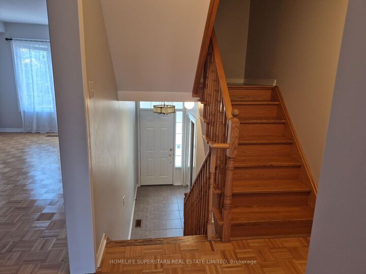 Property Photo:  19 Foxchase Avenue 46  ON L4L 9N1 