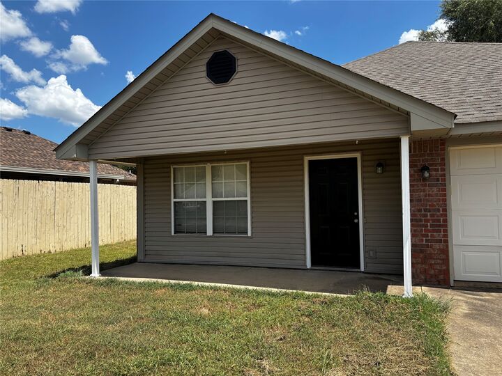 Property Photo: 1519 Cherokee Trail OK 74948