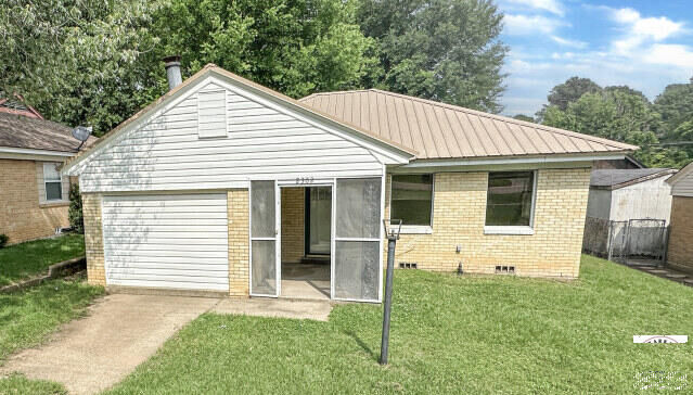 Property Photo:  2302 N Akin  TX 75501 