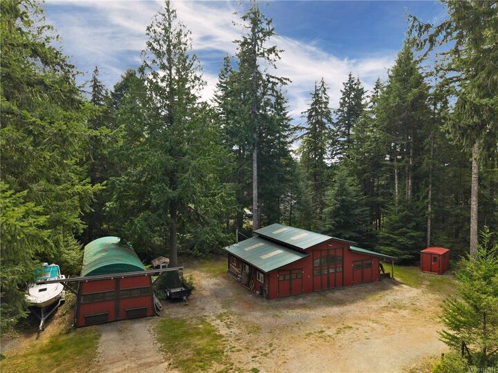 Property Photo: 799 Smiths Rd BC V0P 1N0