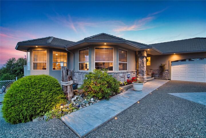 5200 Laguna Way — photo 1