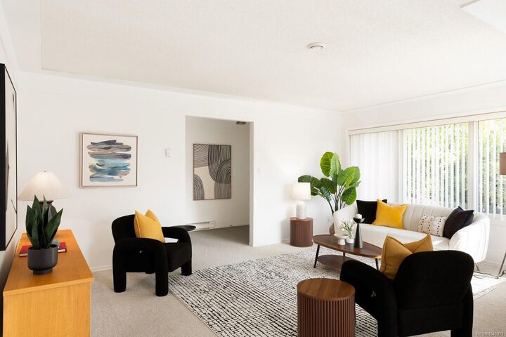 Property Photo:  7436 East Saanich Rd  BC V8M 1W2 