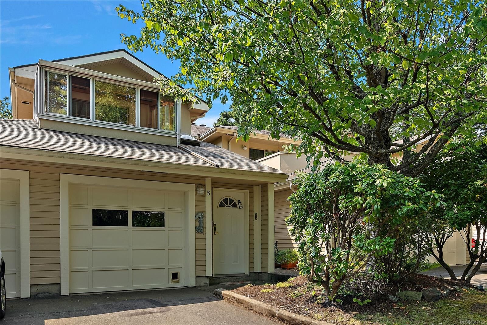 Property Photo: 909 Admirals Rd #5 BC V9A 2P1