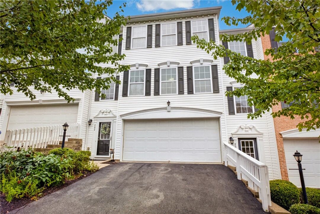 Property Photo: 202 Ascot Court PA 15108