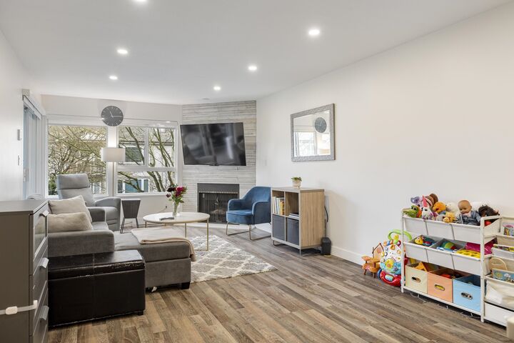 Property Photo: 7465 Sandborne Avenue 205 BC V3N 4W7