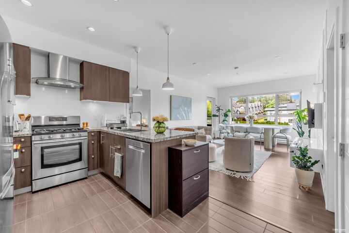 5688 Hastings Street 401 — photo 1