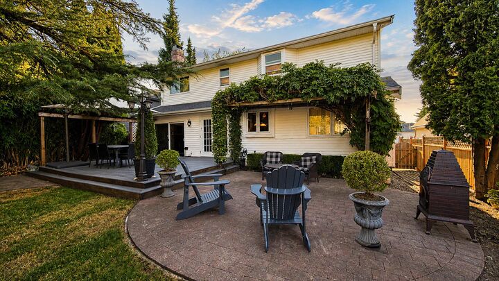 Property Photo: 12612 215 Street BC V4R 2H3