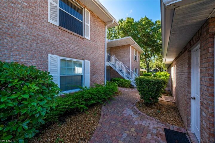 Property Photo: 6750 Lone Oak Blvd C FL 34109