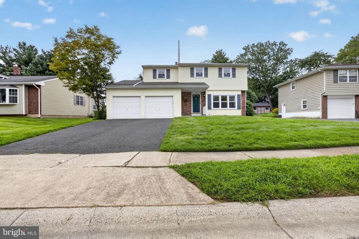 Property Photo: 211 S Dillwyn Road DE 19711