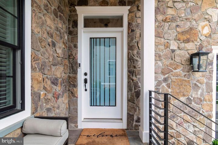 Property Photo:  10704 Warwick Avenue  VA 22030 