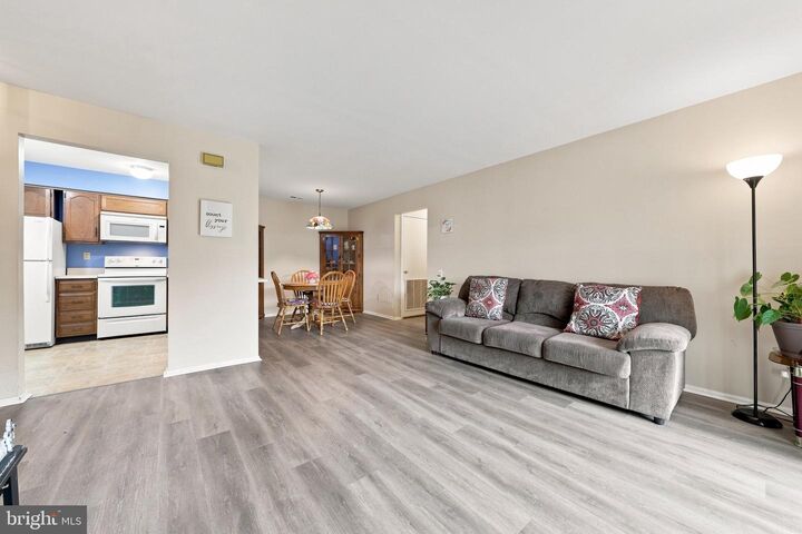 Property Photo:  988 Scotswood Court A  NJ 08054 