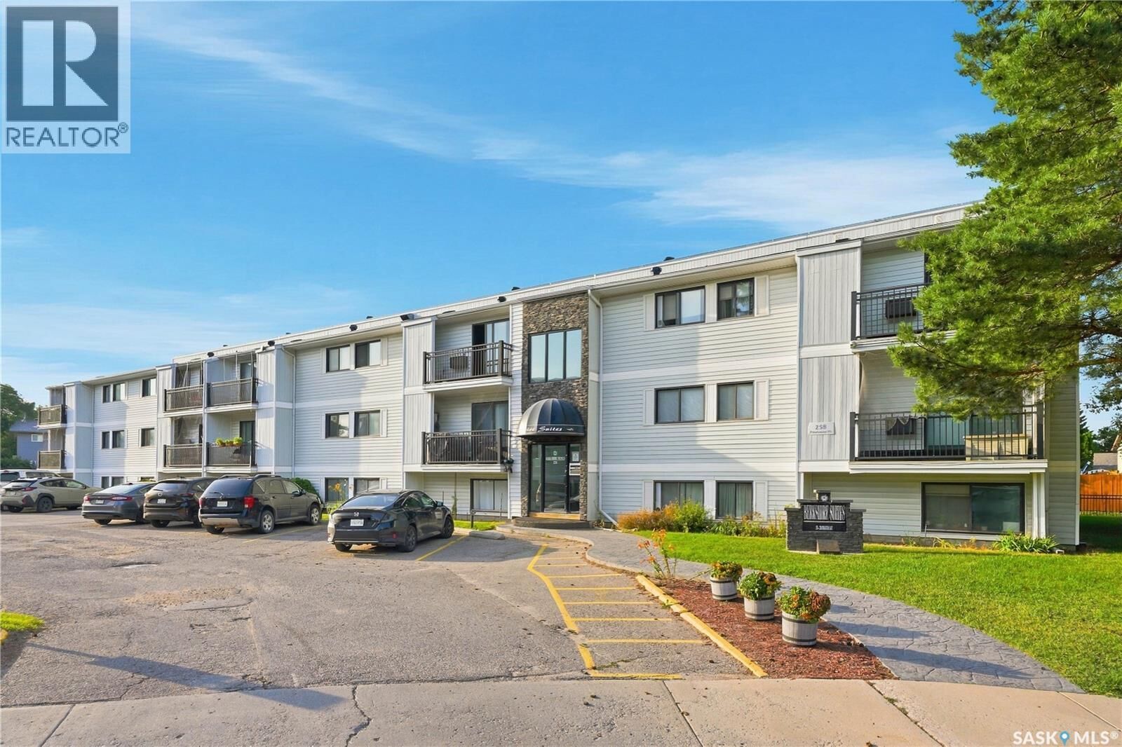 Property Photo: 303 258 Pinehouse Place SK S7K 4X1