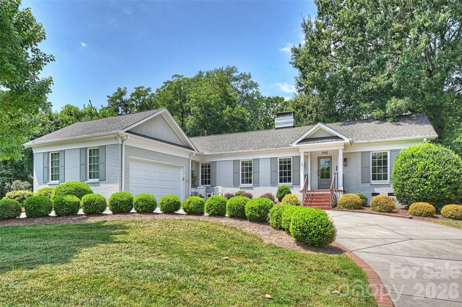 Property Photo: 3942 Barclay Downs Drive NC 28209