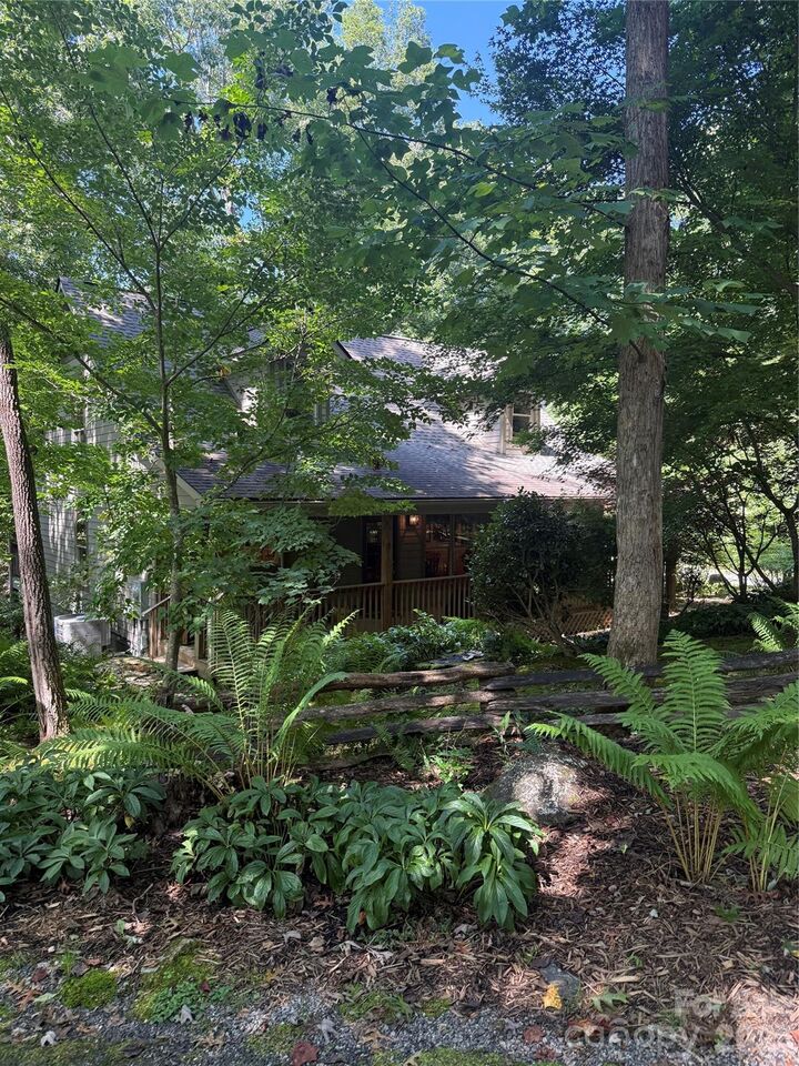 Property Photo:  779 Thissa Way  NC 28712 